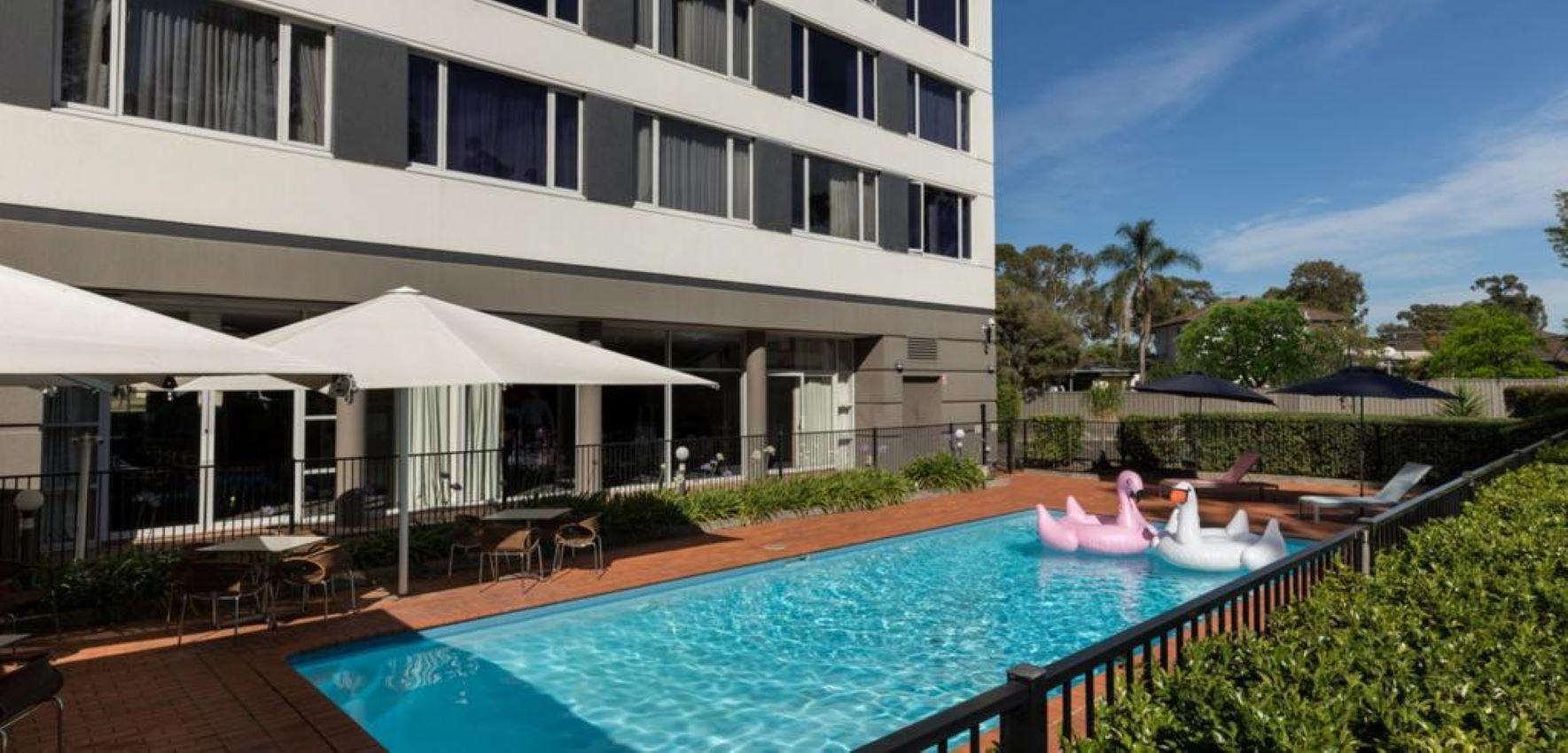 Rydges Bankstown Hotel Exterior photo